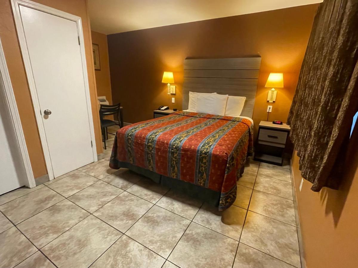 New Corral Motel Викторвилл Экстерьер фото