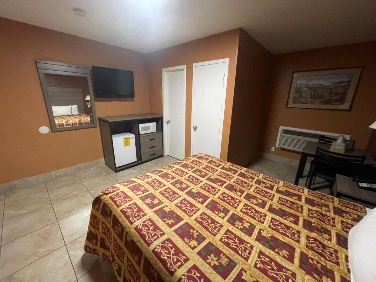 New Corral Motel Викторвилл Экстерьер фото