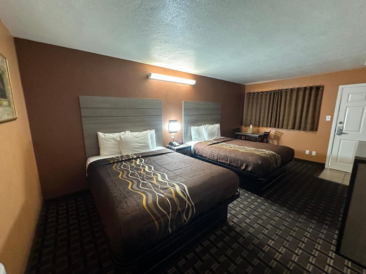 New Corral Motel Викторвилл Экстерьер фото