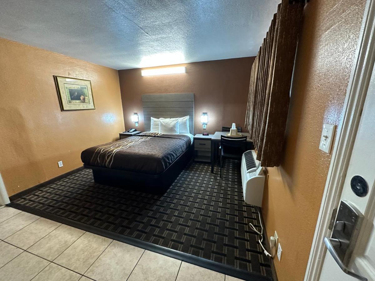 New Corral Motel Викторвилл Экстерьер фото